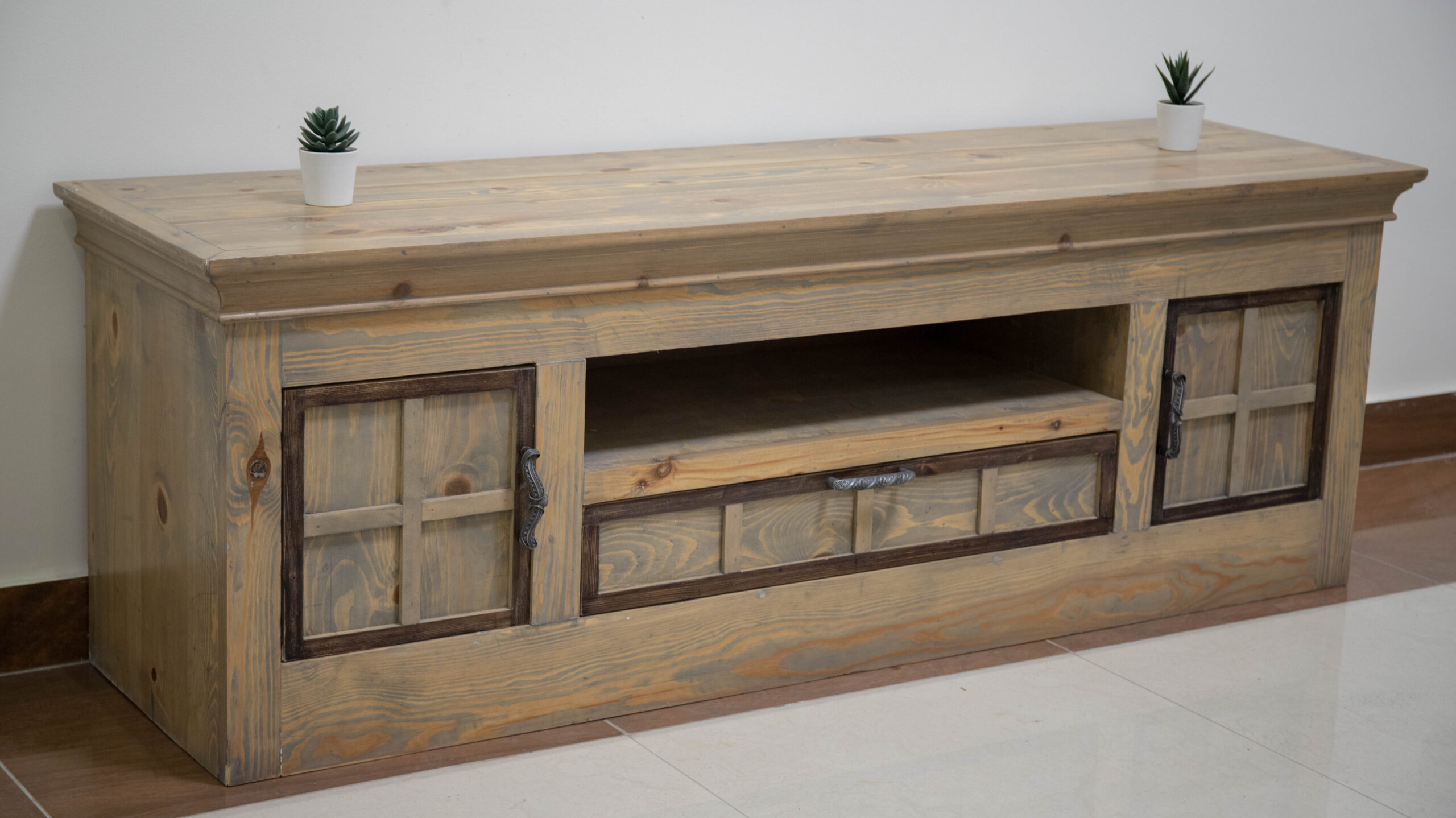 MG_7403-scaled-1.jpg Vintage TV Unit - Image 1